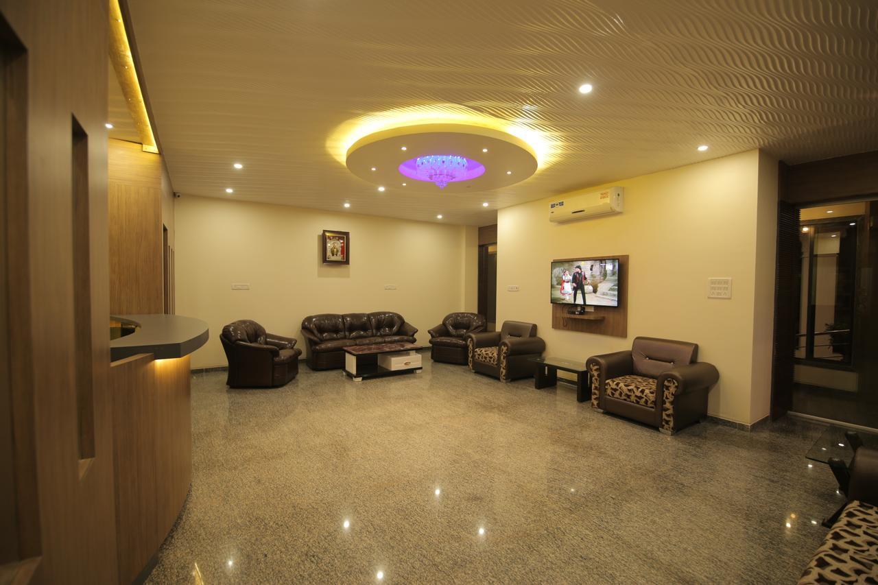 Saubhagya Inn International Lucknow Exterior photo